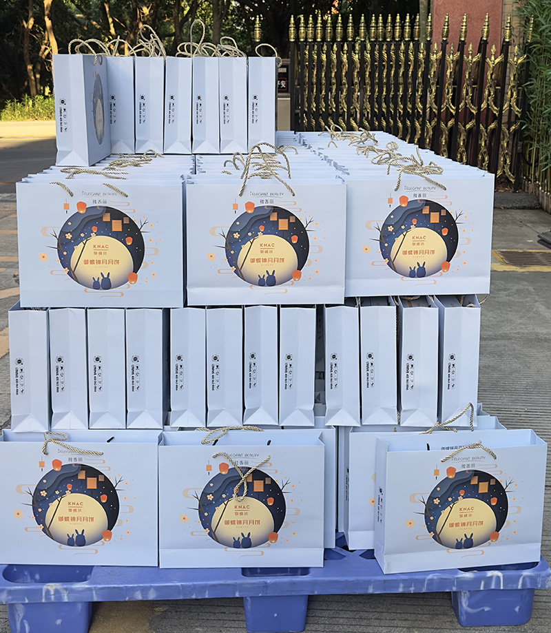 桂花飄香迎國慶,中秋賞月萬事圓。雅香麗化妝用品（深圳）有限公司同心慶中秋迎國慶！！