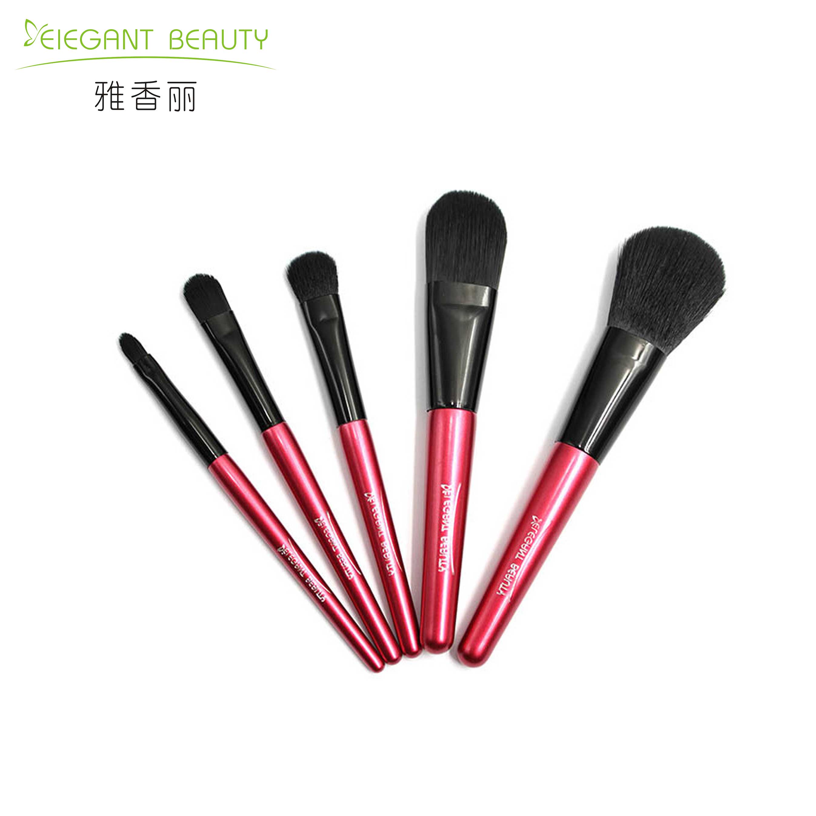 為什么專業(yè)化妝師更傾向于使用定制的成套化妝刷？