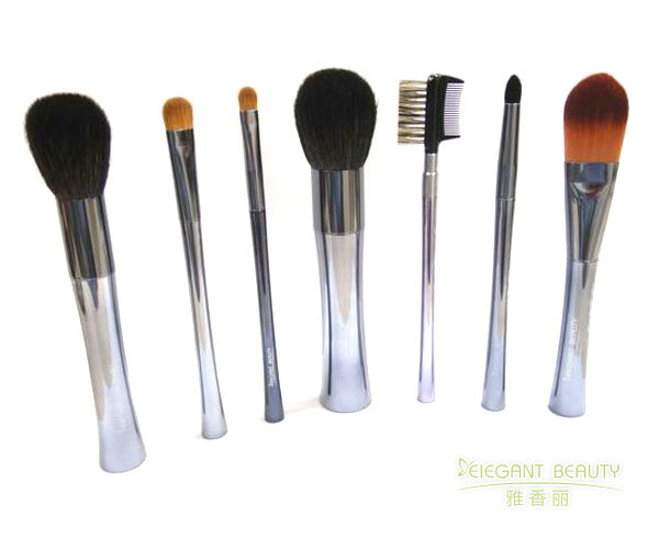 雅香麗成套化妝刷是否通過了相關的安全和質(zhì)量認證？